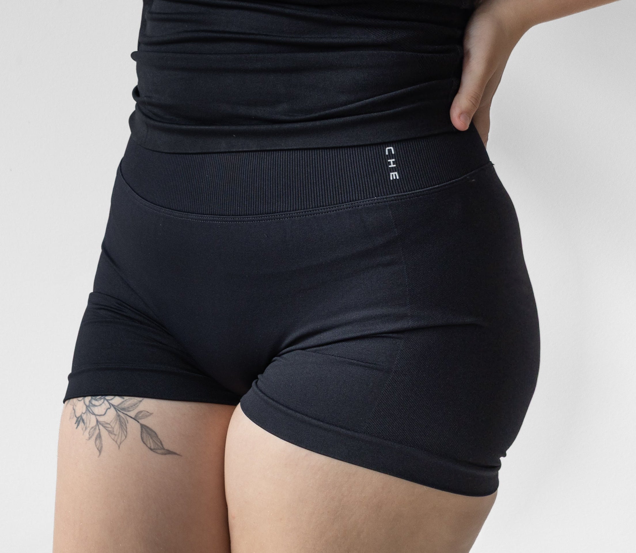 SV Scrunch Short